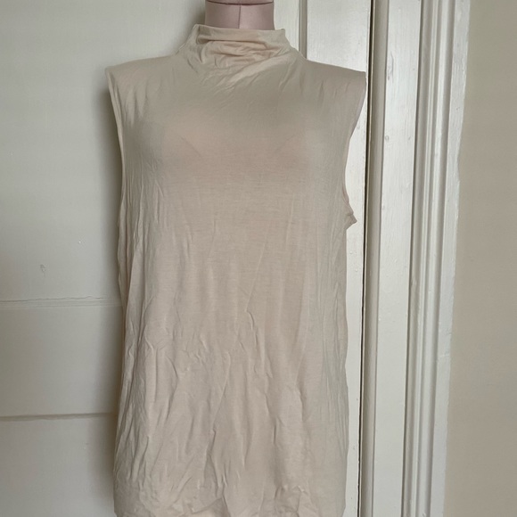 L BR MOCKNECK SLEEVELESS TANK - Picture 3 of 11